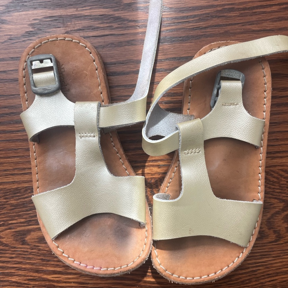 Freshly picked sandals size 7